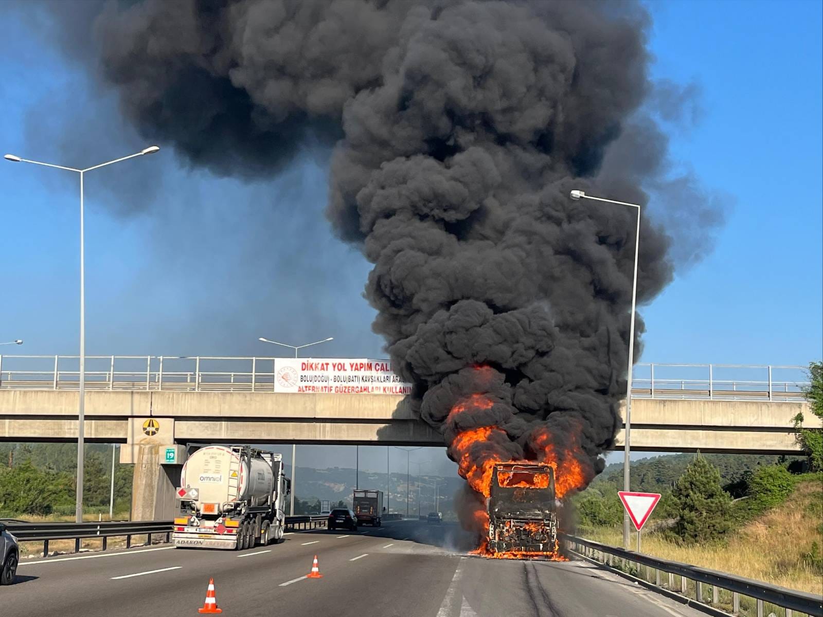 A A 20250619 38321210 38321205 A N A D O L U O T O Y O L U N U N B O L U K E S I M I N D E S E Y I R H A L I N D E K I Y O L C U O T O B U S U N D E C I K A N Y A N G I N S O N D U R U L D U