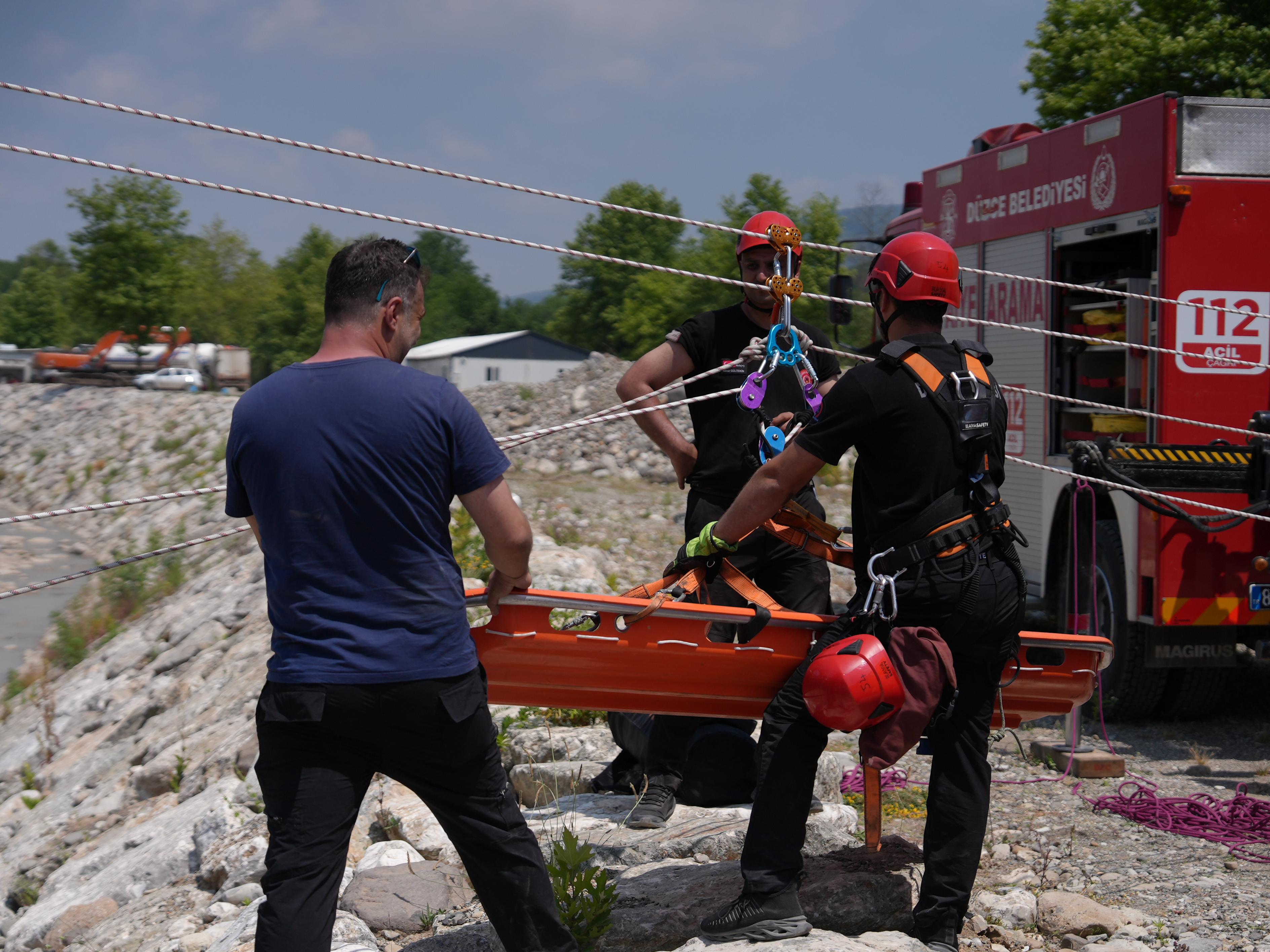 Düzce İtfaiyesi Tatbikatı (8)