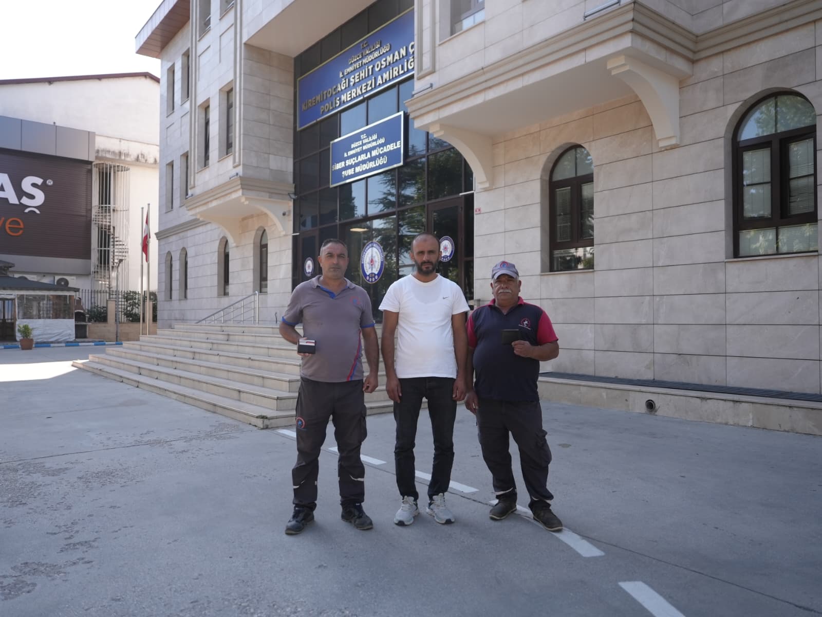 Temizlik Personelleri Cüzdan Buldu (2)