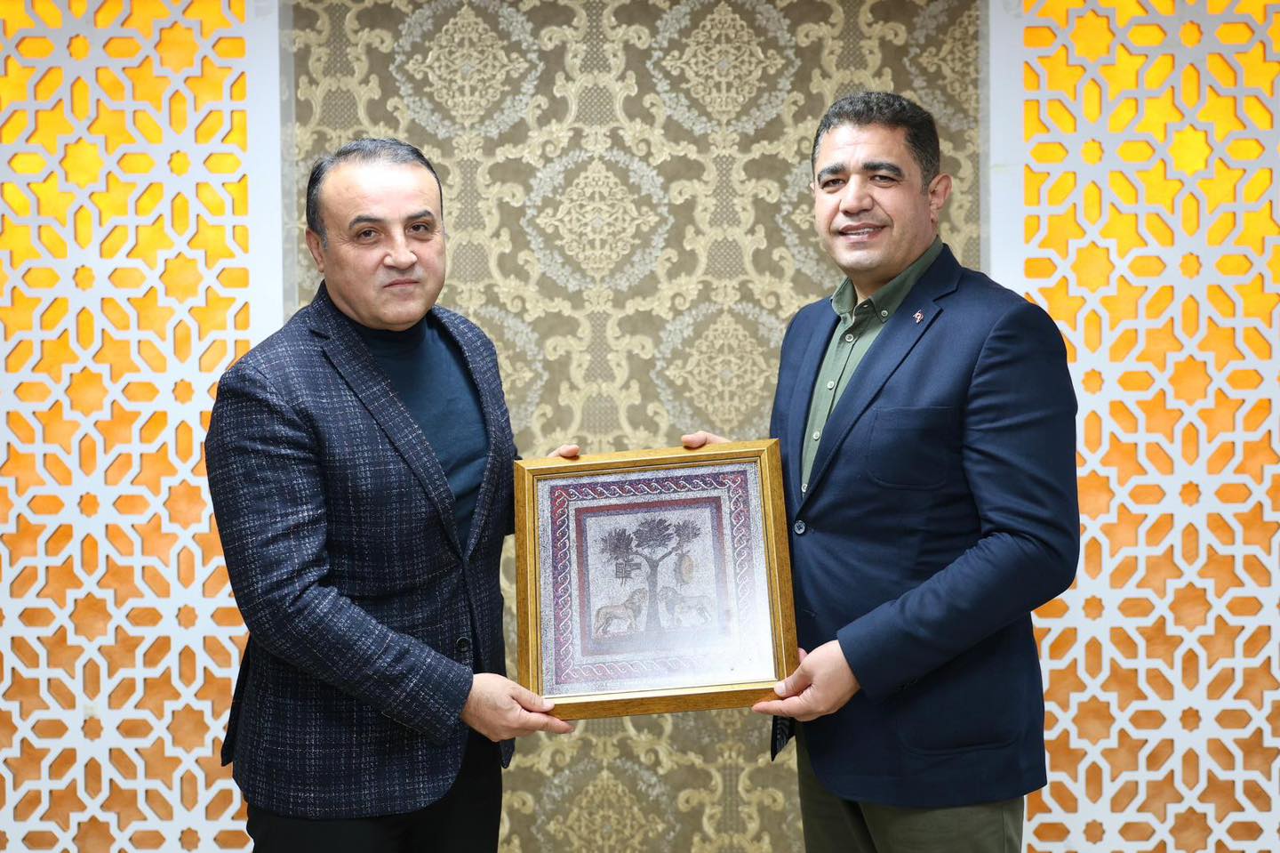 563490772 1211077794390879 34300184843949640 N