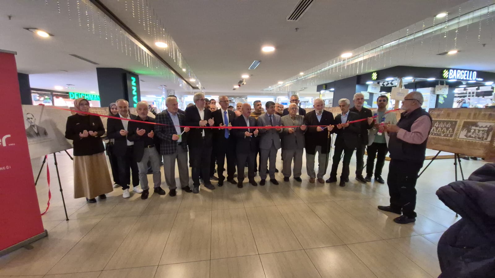 7De537Eb 617D 4Bd2 83Fd F53Bfff859Fe