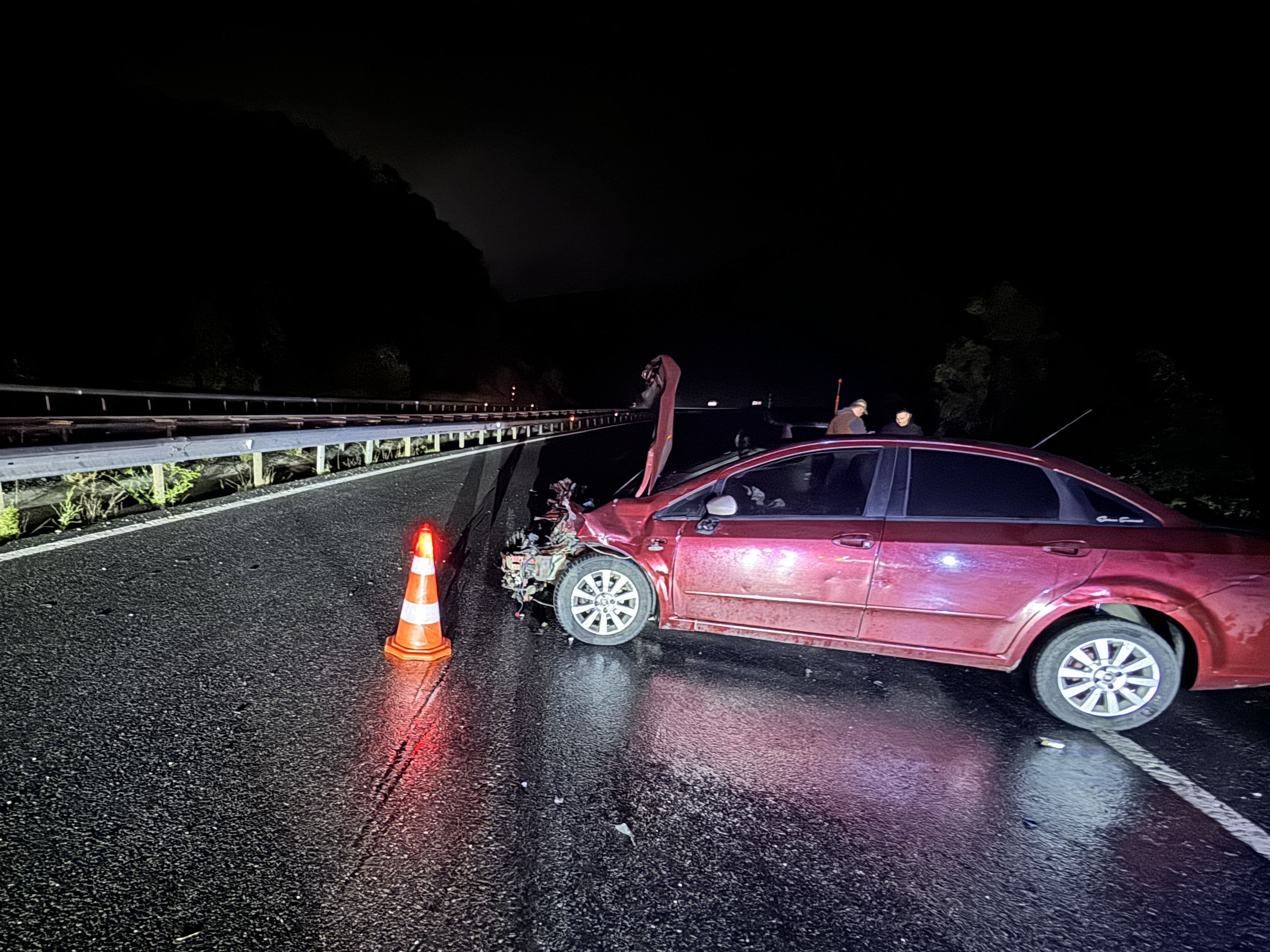 A A 20251012 39394796 39394795 D U Z C E S A K A R Y A I L S I N I R I N D A B A R I Y E R E C A R P A N O T O M O B I L D E K I 1 K I S I Y A R A L A N D I