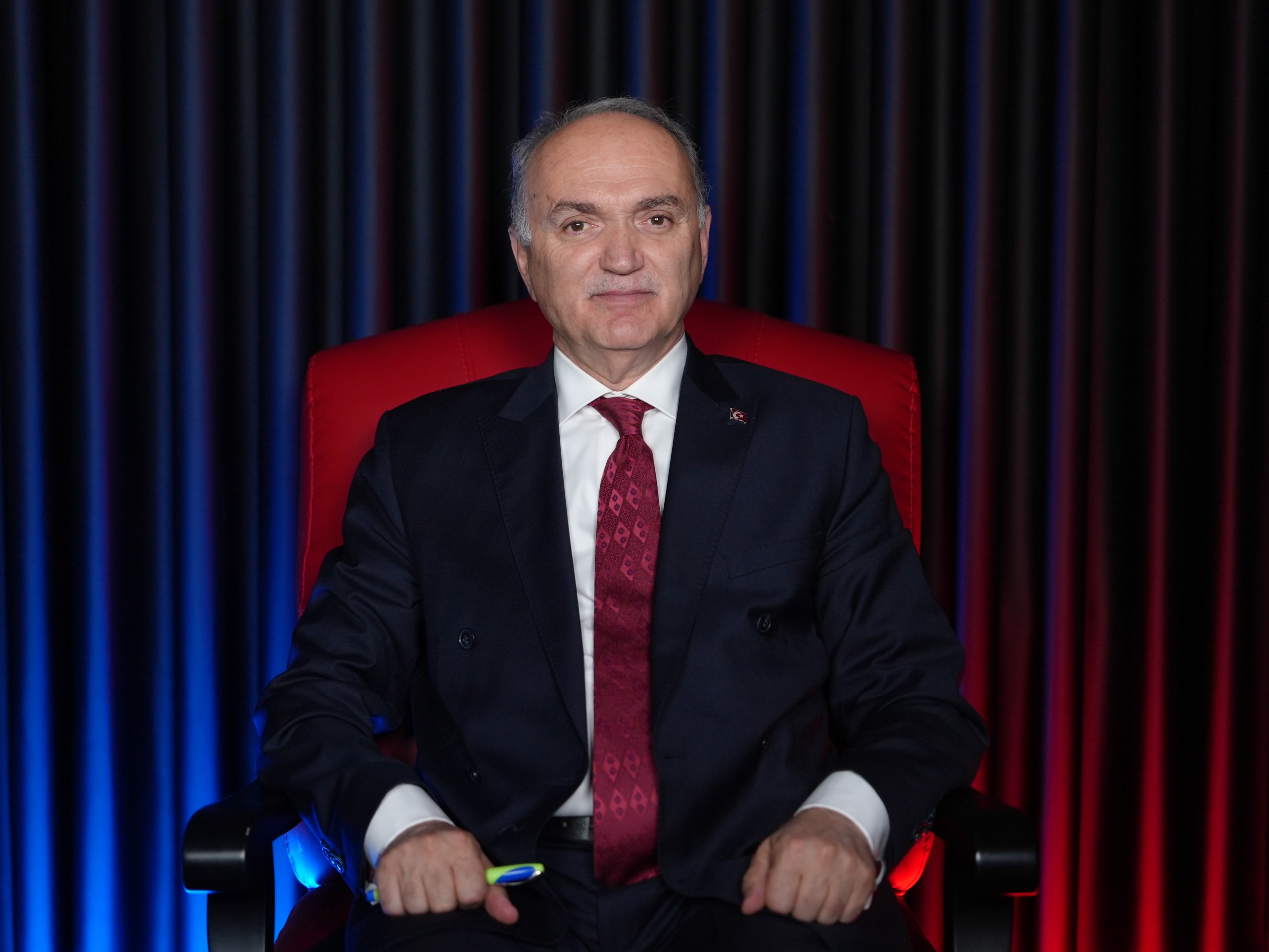 Başkan Faruk Özlü (1)