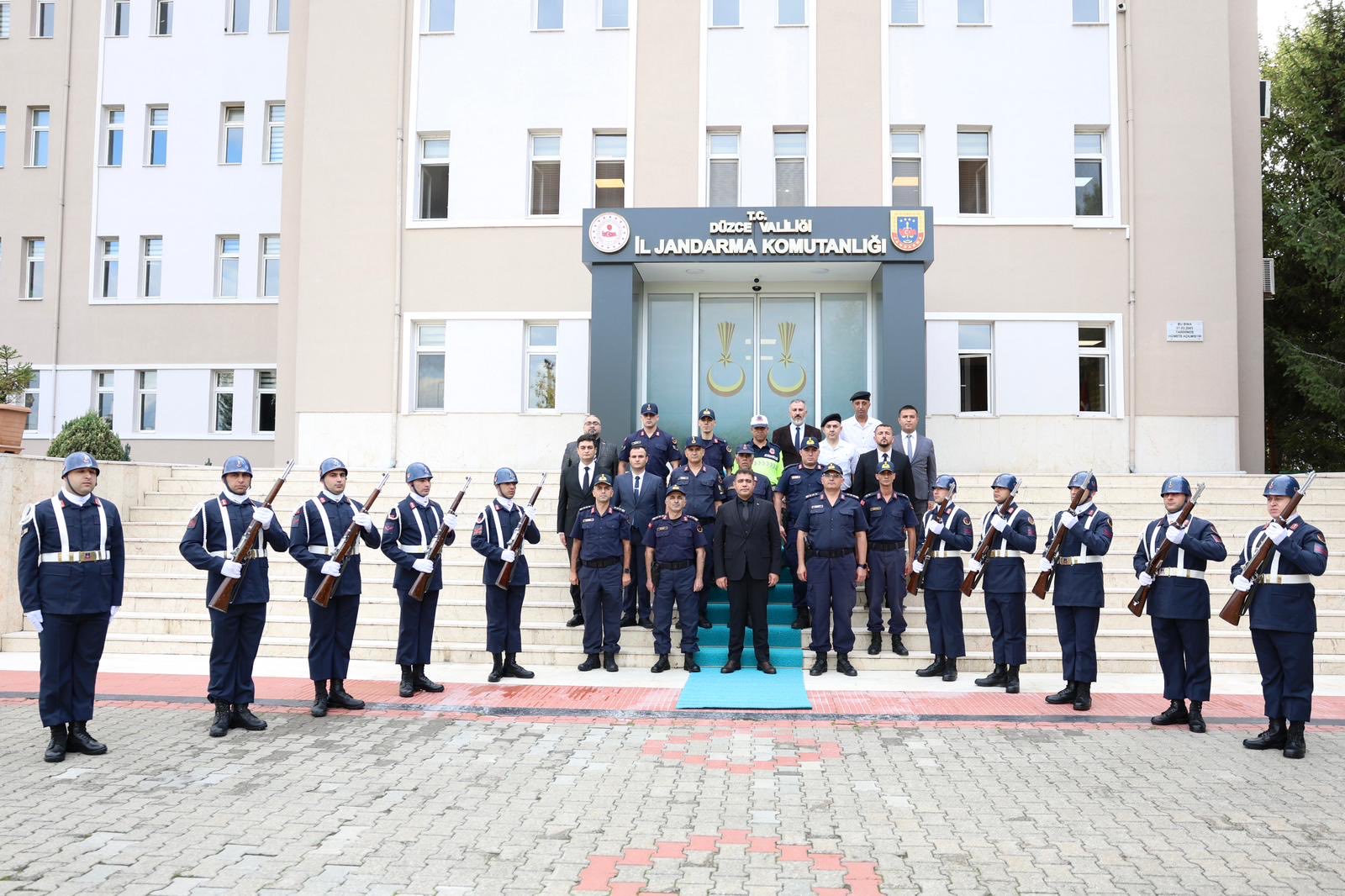 G26 S Un E W U A A X0P K