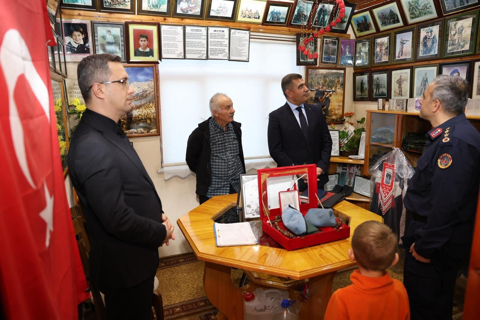 589735823 1243941384437853 1231792258824867785 N