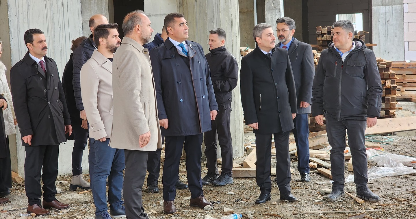 587798923 18086136902284741 3121645675821392617 N