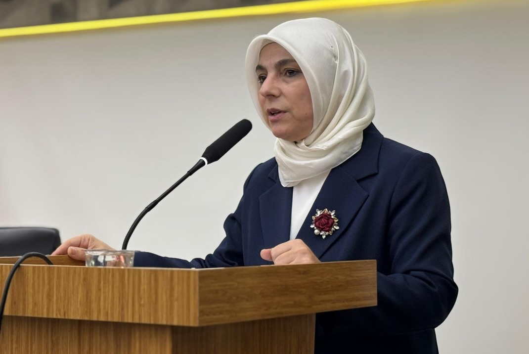 588379625 18101478955685375 8792713396800643468 N