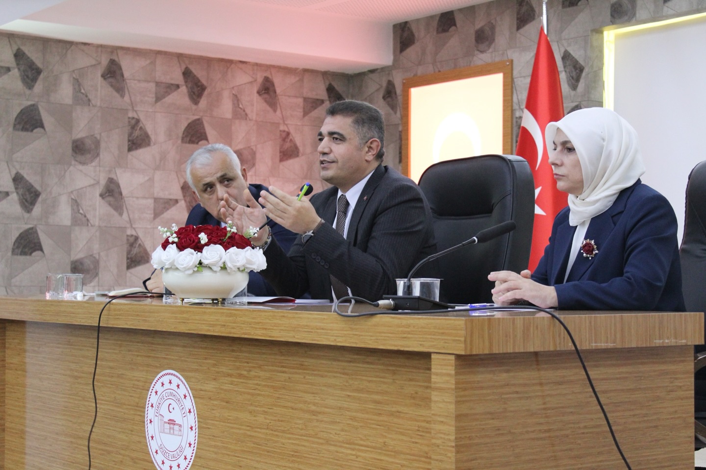 588877608 18101479012685375 9119320825375822111 N