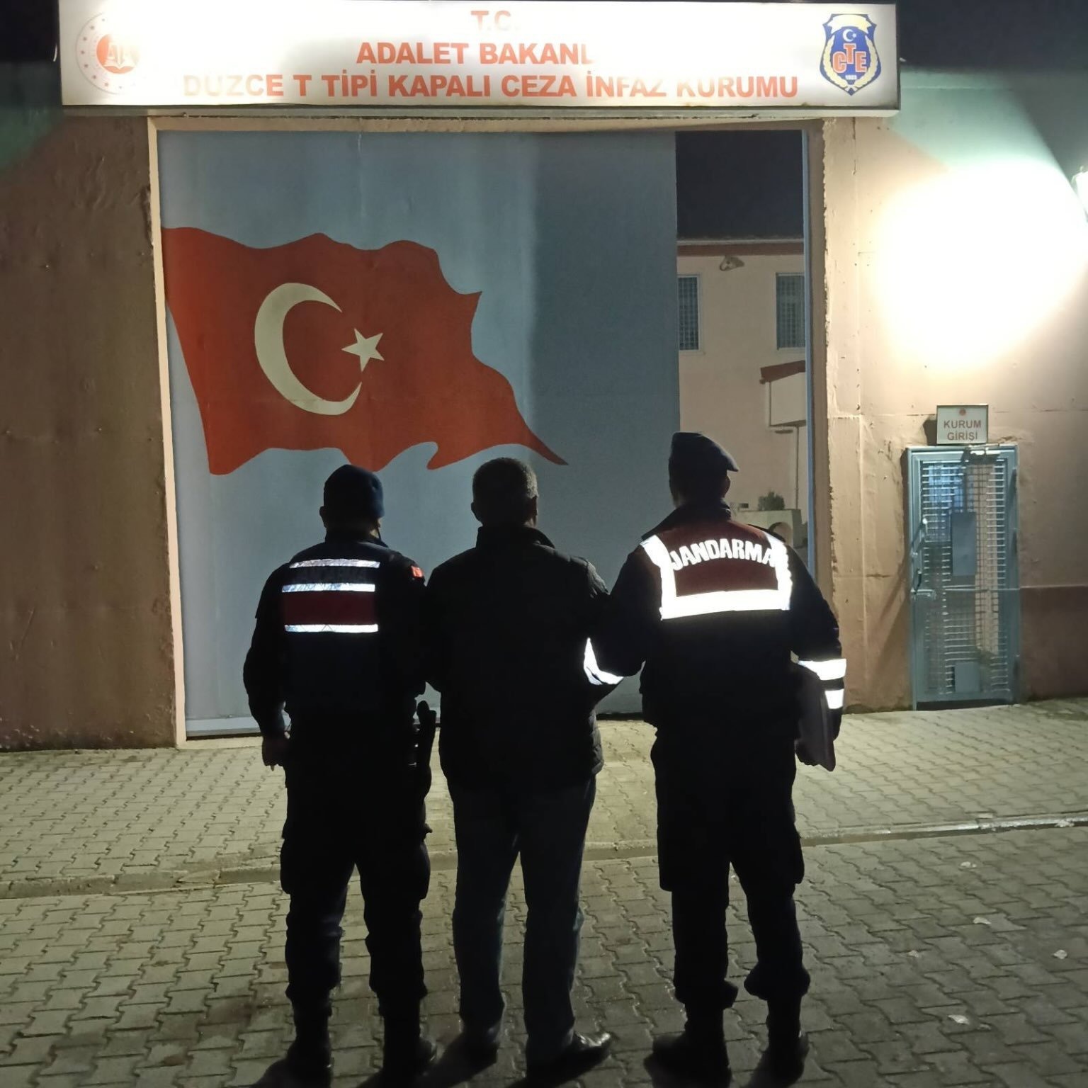 939F4871 E243 4088 9663 1705749E502F