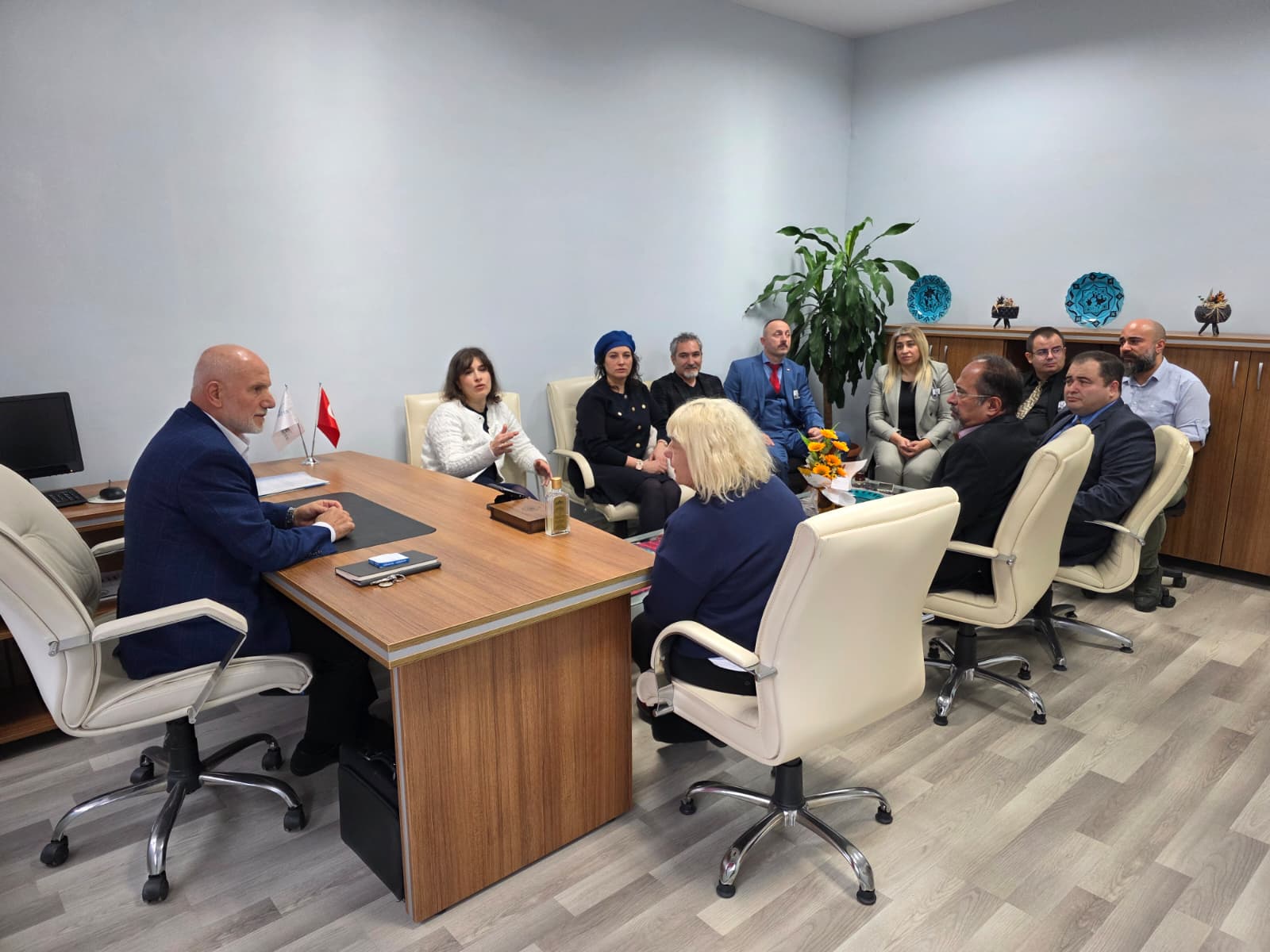 A4E214C9 0576 4Cd3 8366 7027E45F4930