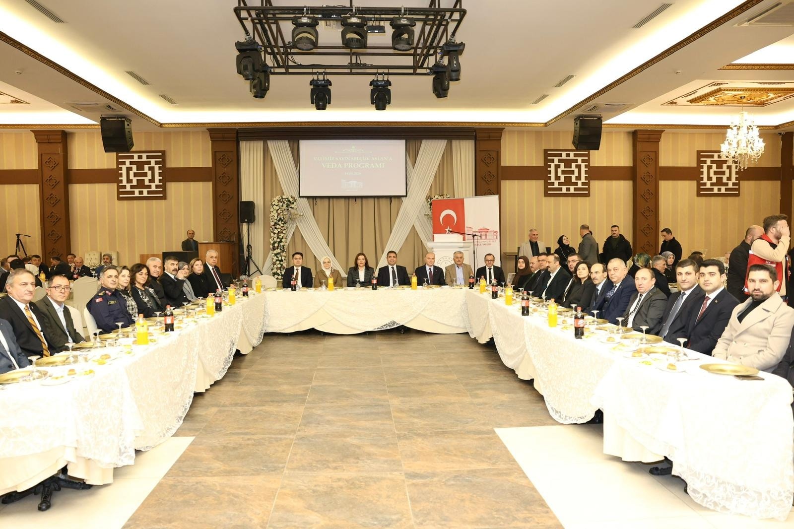 615490833 1280104720821519 6058736160948425593 N