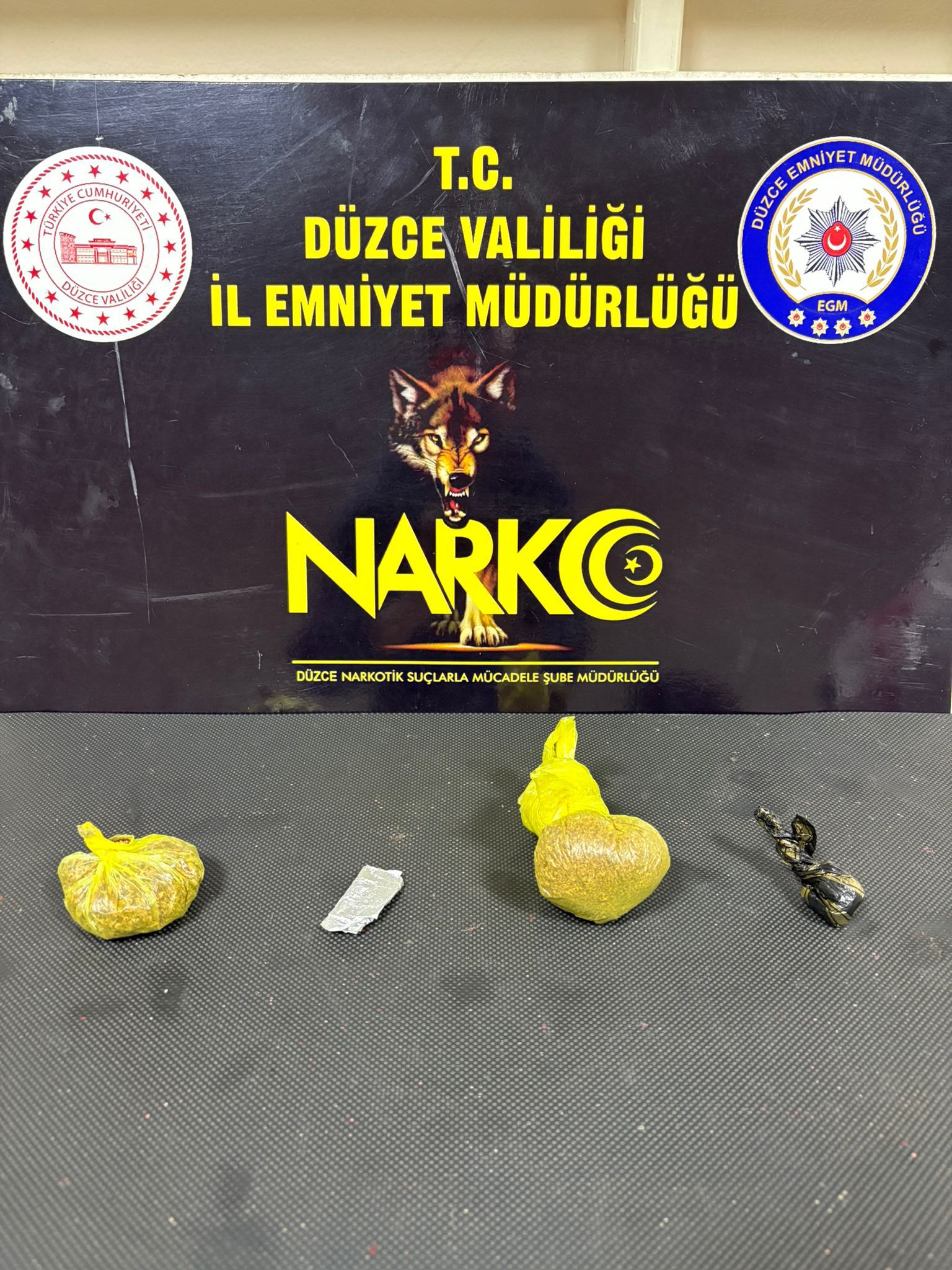 759A1B03 5B2B 4611 Aadc 77Ed3E836Ccb