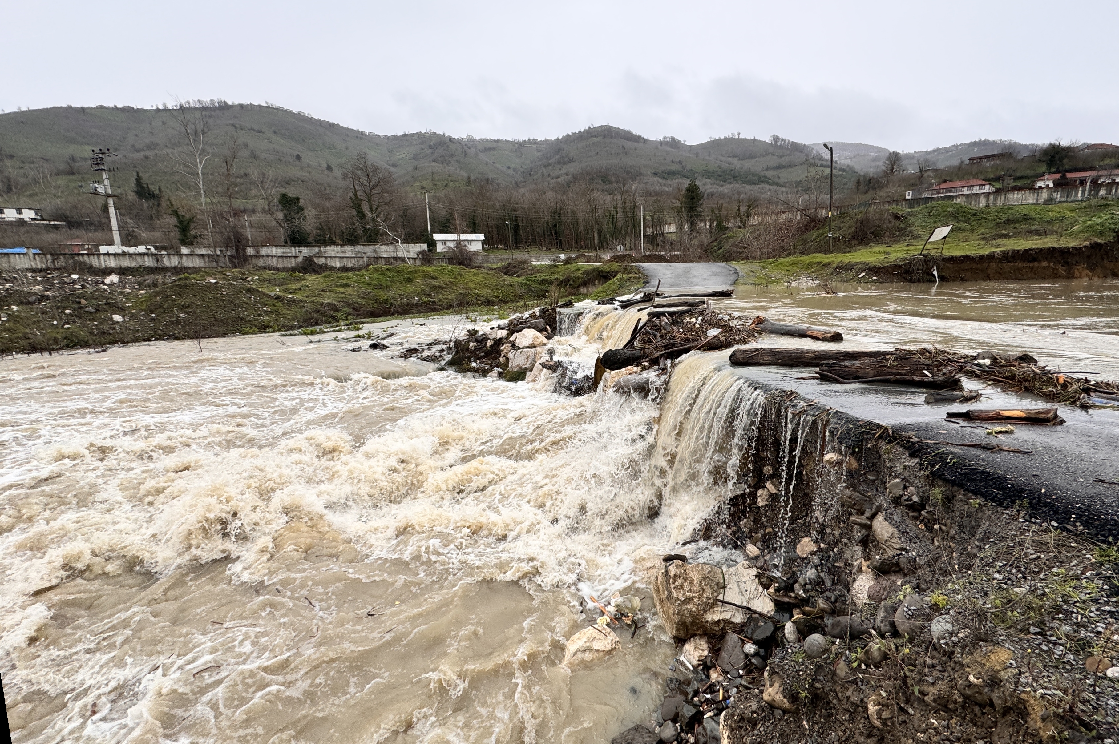 A A 20260112 40231412 40231408 D U Z C E D E S A G A N A K L A S U S E V I Y E S I Y U K S E L E N C A Y K O Y Y O L U N U U L A S I M A K A P A D I