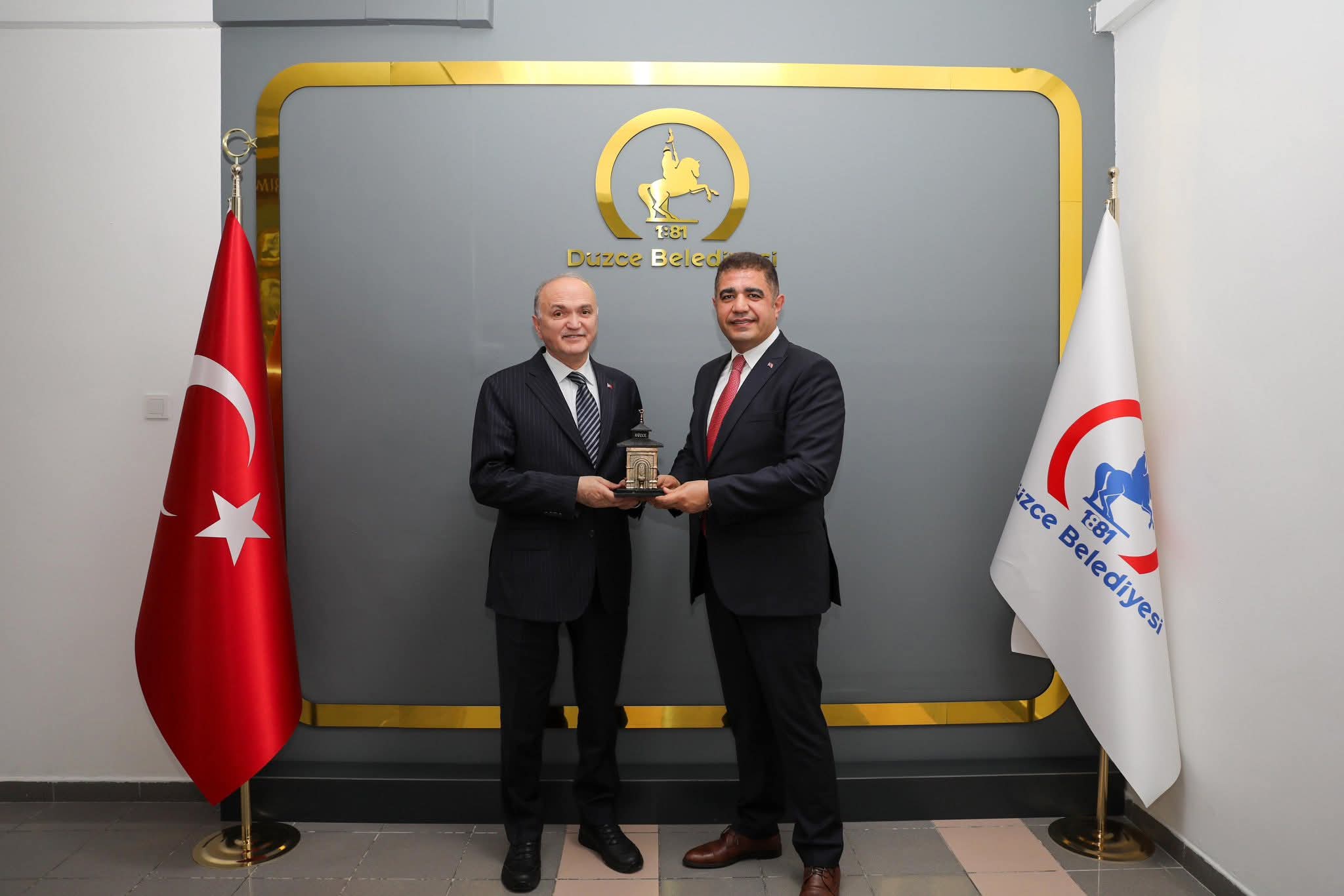 Ef18F3F3 1B3B 4260 96A7 20Cfe9324Baf