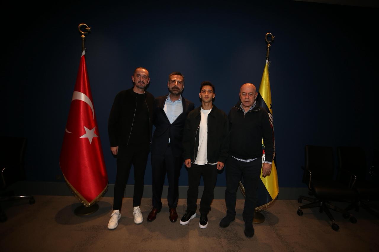 Fd228662 2De2 4585 90Fc E1E165A52Ea7