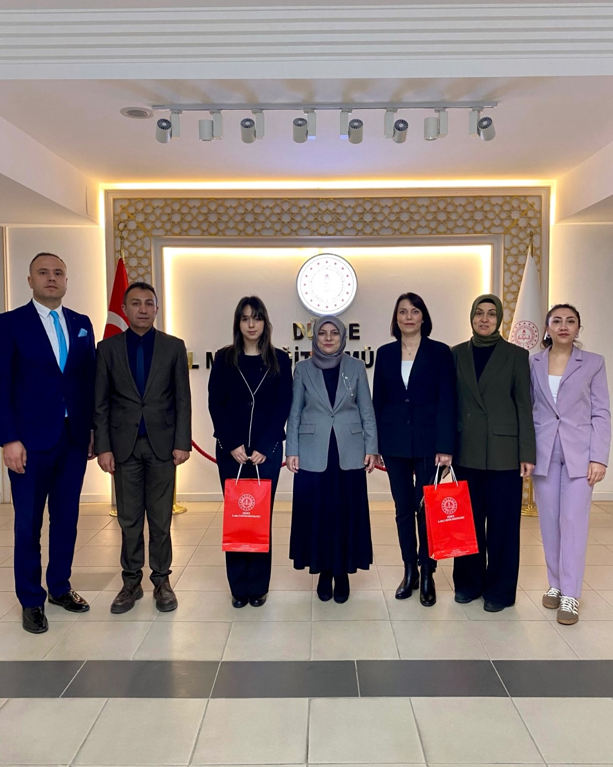 634643417 18108479128685375 285861355280355550 N