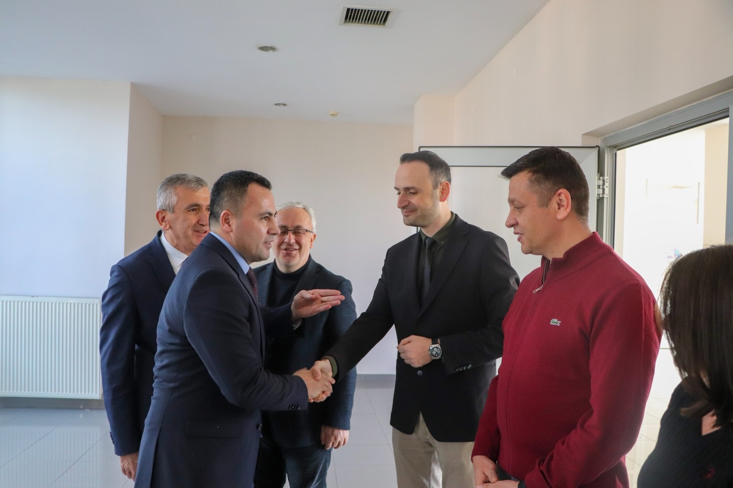 640270507 18562538305024515 5653656250753673894 N