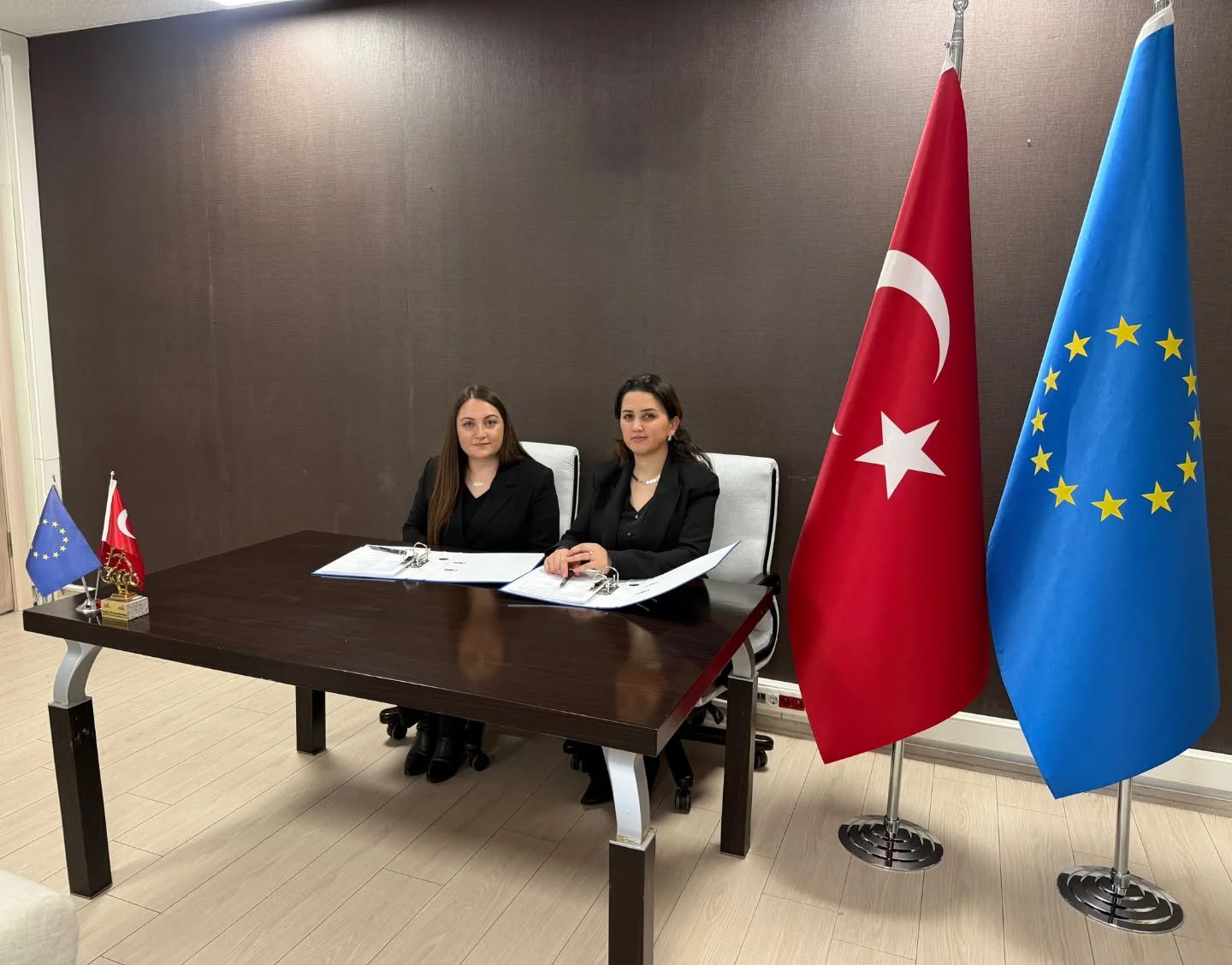 A A 20260210 40508207 40508206 T K D K H I B E D E S T E G I Y L E Y I G I L C A D A K I Y E R E L P O T A N S I Y E L I H A R E K E T E G E C I R E C E K