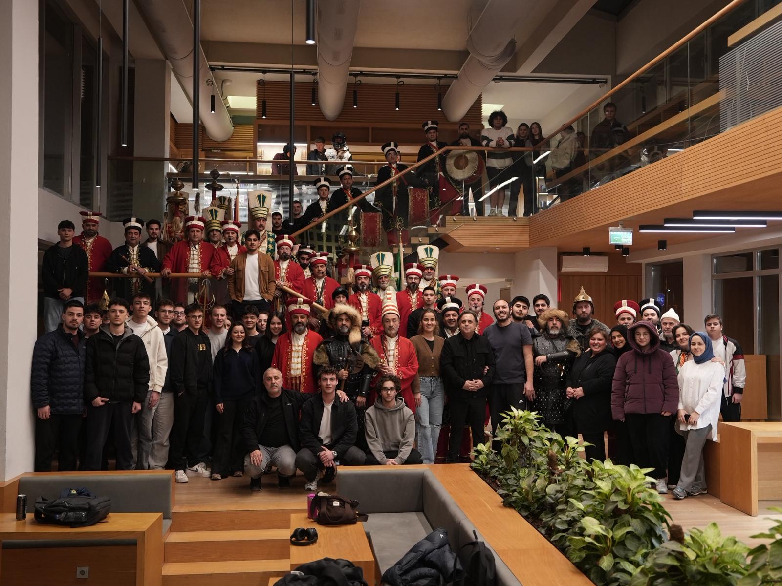 A A 20260221 40634497 40634496 D U Z C E D E S A H U R A K A D A R A C I K O L A N K U T U P H A N E D E O G R E N C I L E R E M E H T E R A N L I S U R P R I Z