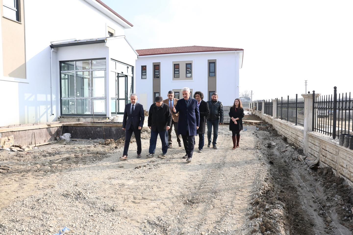 649758557 1327332232765434 1743192646039807649 N