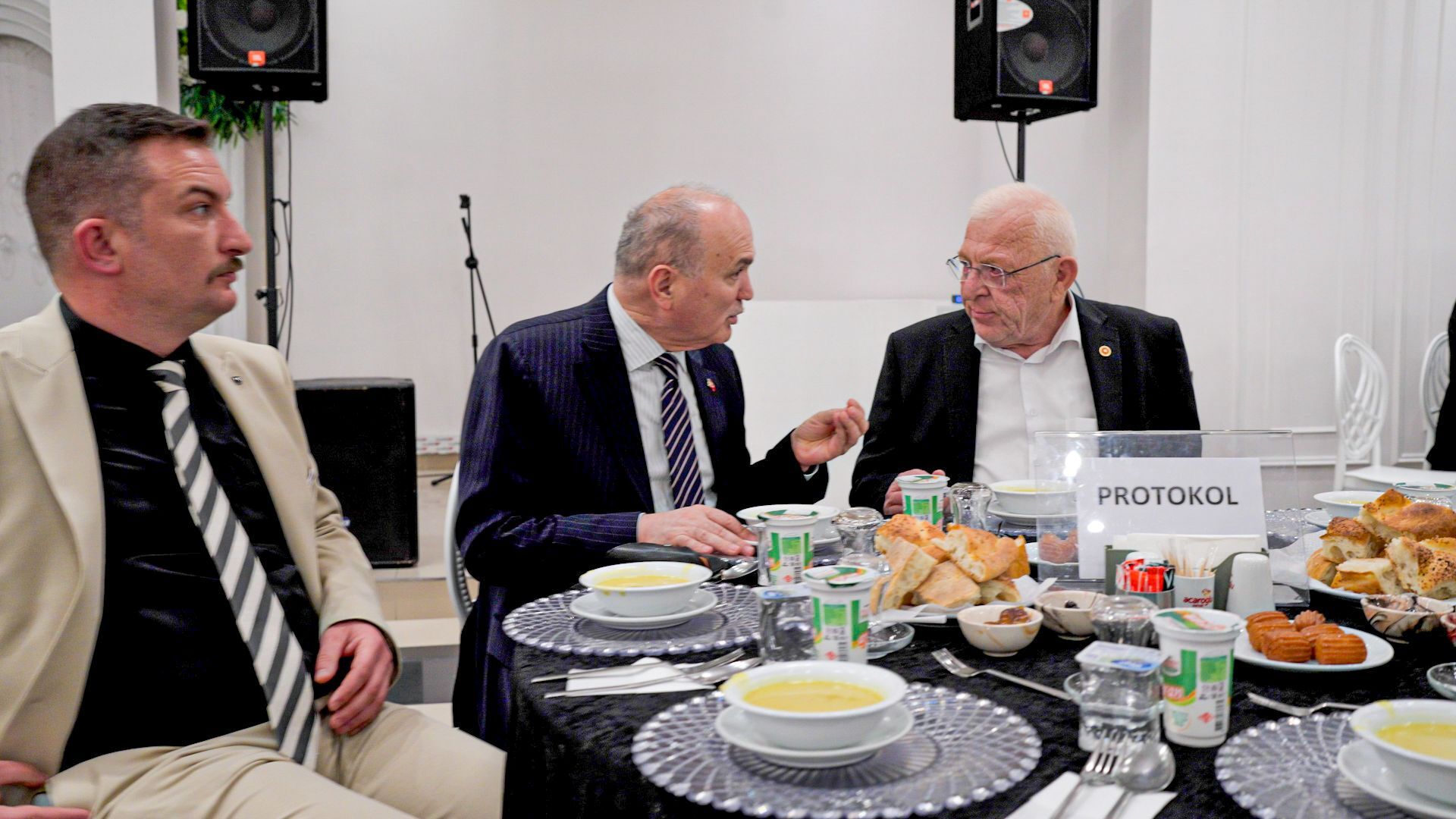 9E4Ccbd8 E207 47C3 Ba52 66162C829137