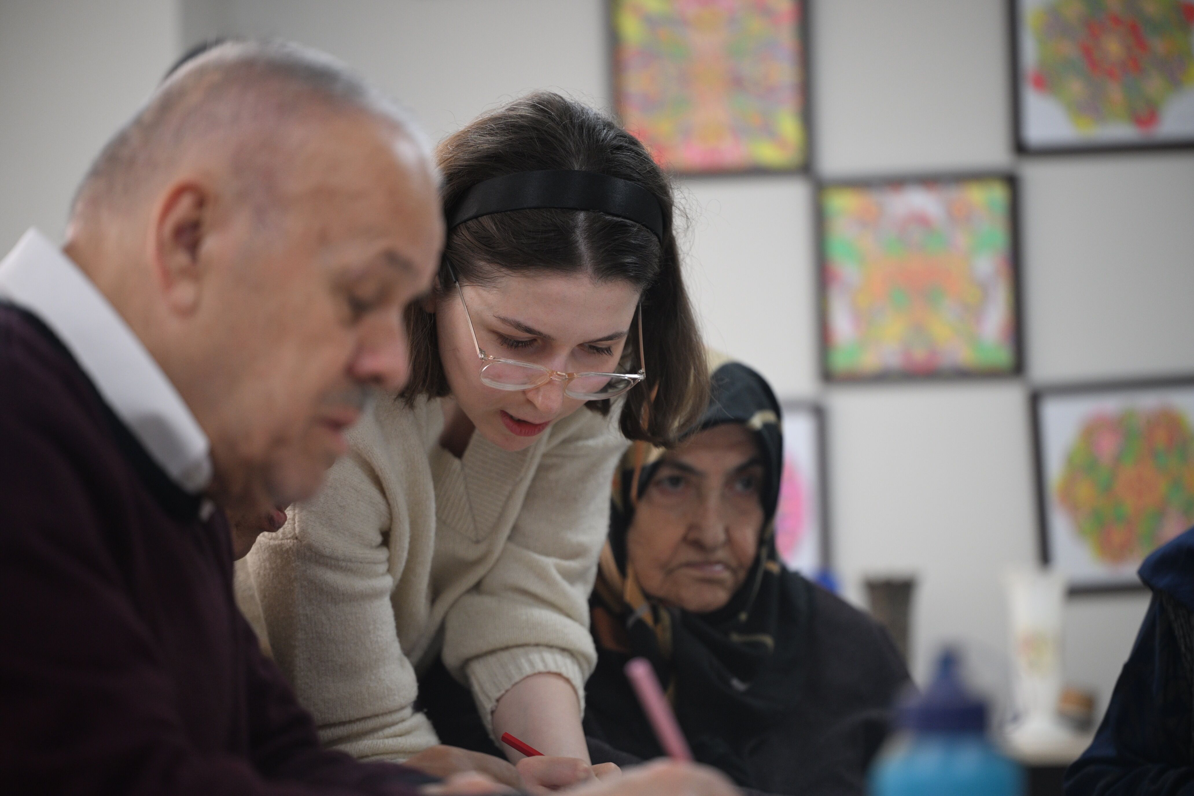 A A 20260324 40911504 40911495 T U R K K I Z I L A Y K O N U K E V I S A K I N L E R I S A N A T S A L F A A L I Y E T L E R L E H A Y A T L A R I N A R E N K K A T I Y O R