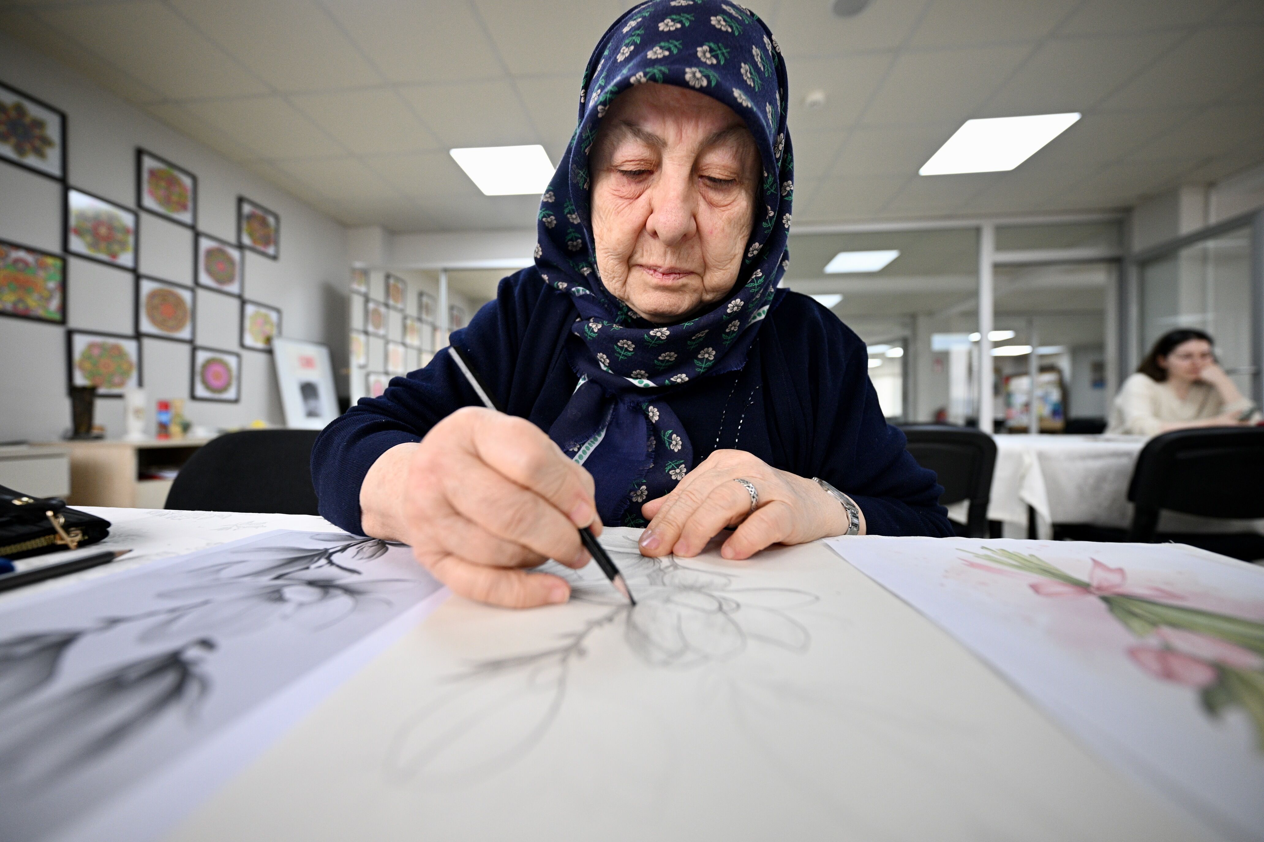 A A 20260324 40911504 40911500 T U R K K I Z I L A Y K O N U K E V I S A K I N L E R I S A N A T S A L F A A L I Y E T L E R L E H A Y A T L A R I N A R E N K K A T I Y O R