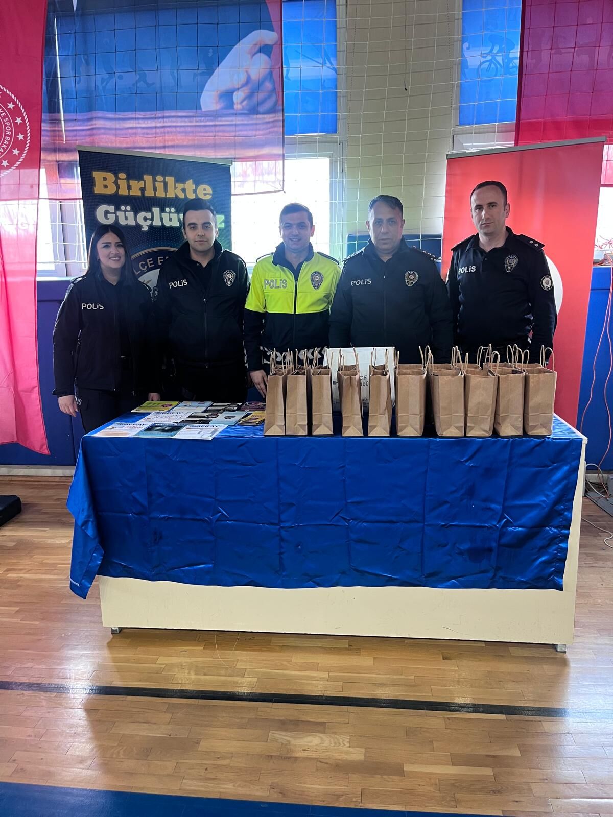 17Eaa0A6 470F 4D9D 86Ef F1B509Dc9E29