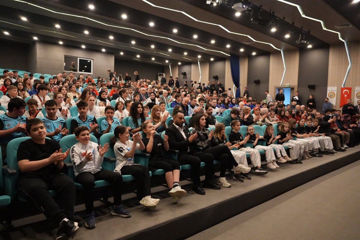 669893844 1359695146209931 1272954393933499622 N