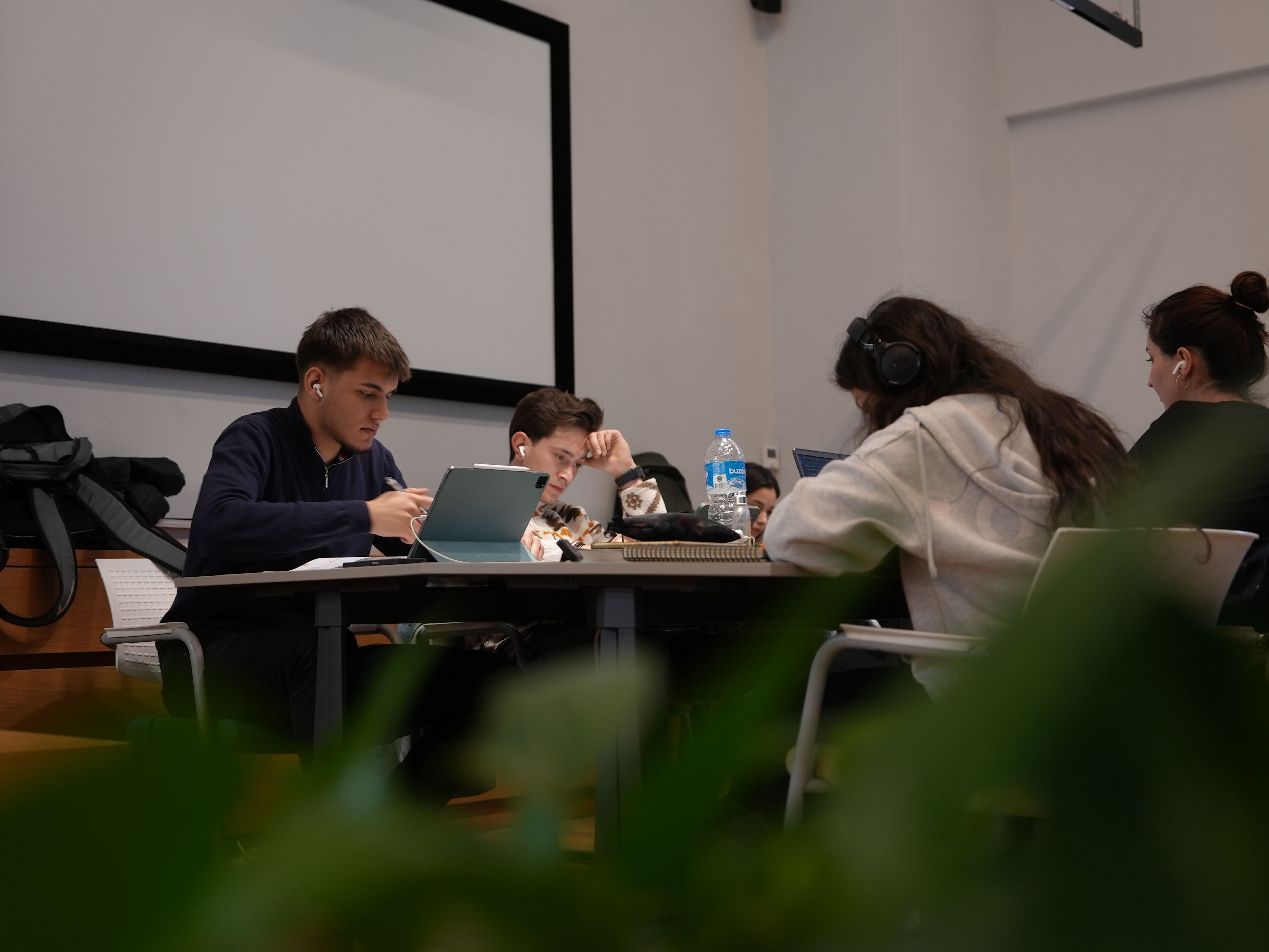 A A 20260404 41009642 41009638 D U Z C E D E K U T U P H A N E K U L T U R U B E L E D I Y E V E H A Y I R S E V E R I S B I R L I G I Y L E G E L I S I Y O R