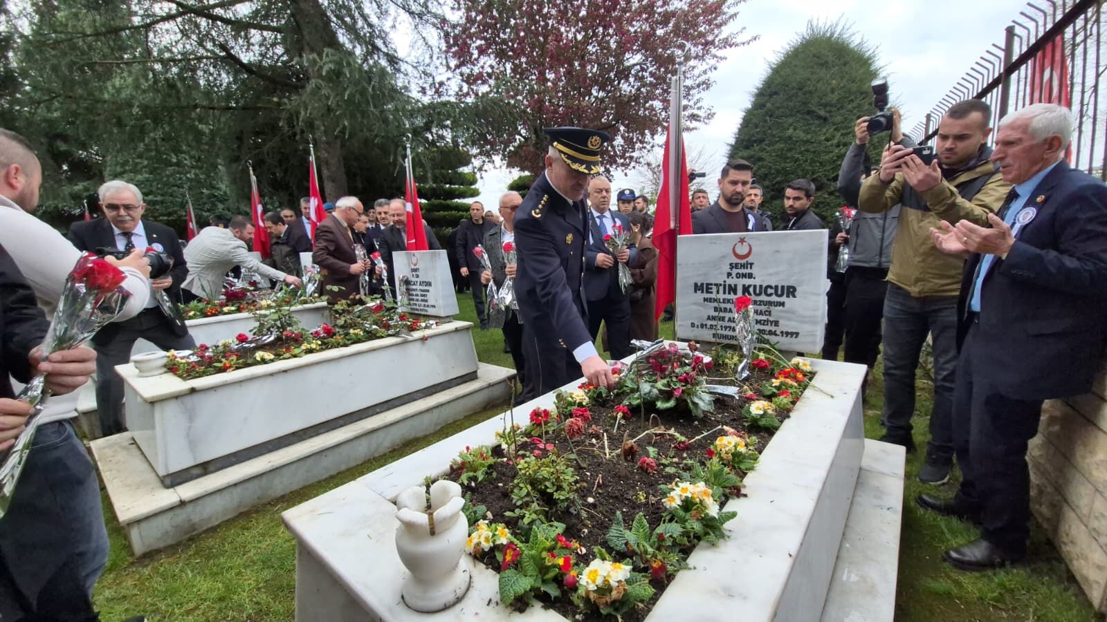 D3D419C5 4Daf 4Cca Bded 9A2E99Dc13D0