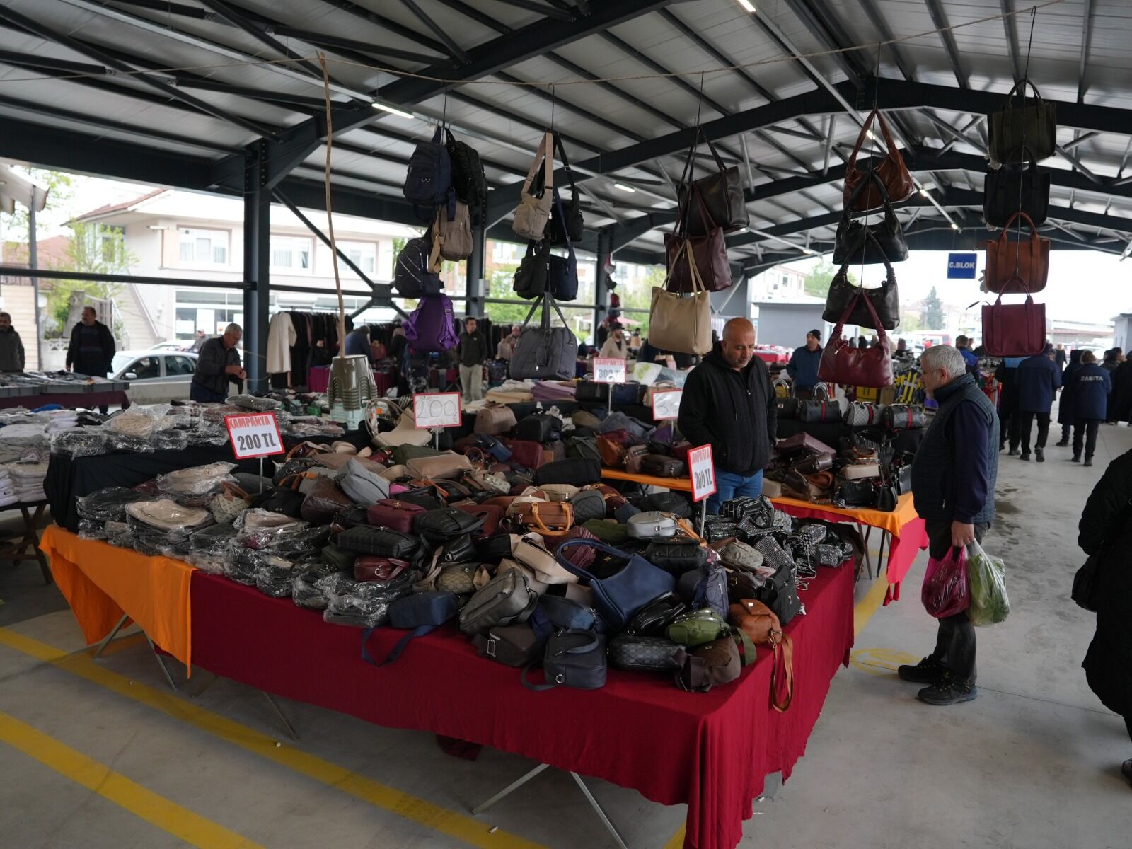 Tuhafiyeciler Pazarı Ve Fuar Alanı (4)