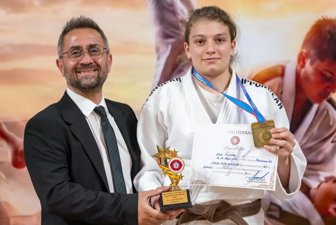 Elçin Yılmaz’dan Türkiye Şampiyonluğu 🥋🇹🇷Karaman’da Düzenlenen Türk Dil Bayramı Ve Yunus Emre (2)-1