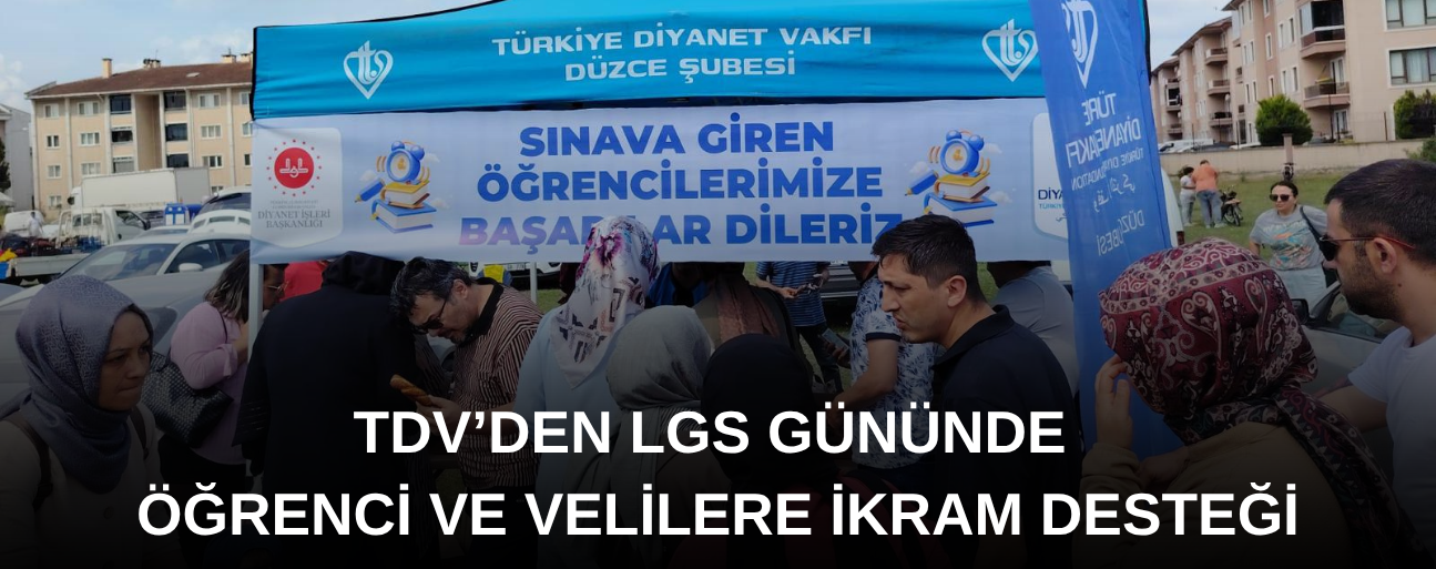DÜZCE'DE 10 OKUL ÖNÜNDE KURULAN STANDLARDA İKRAMLAR YAPILDI