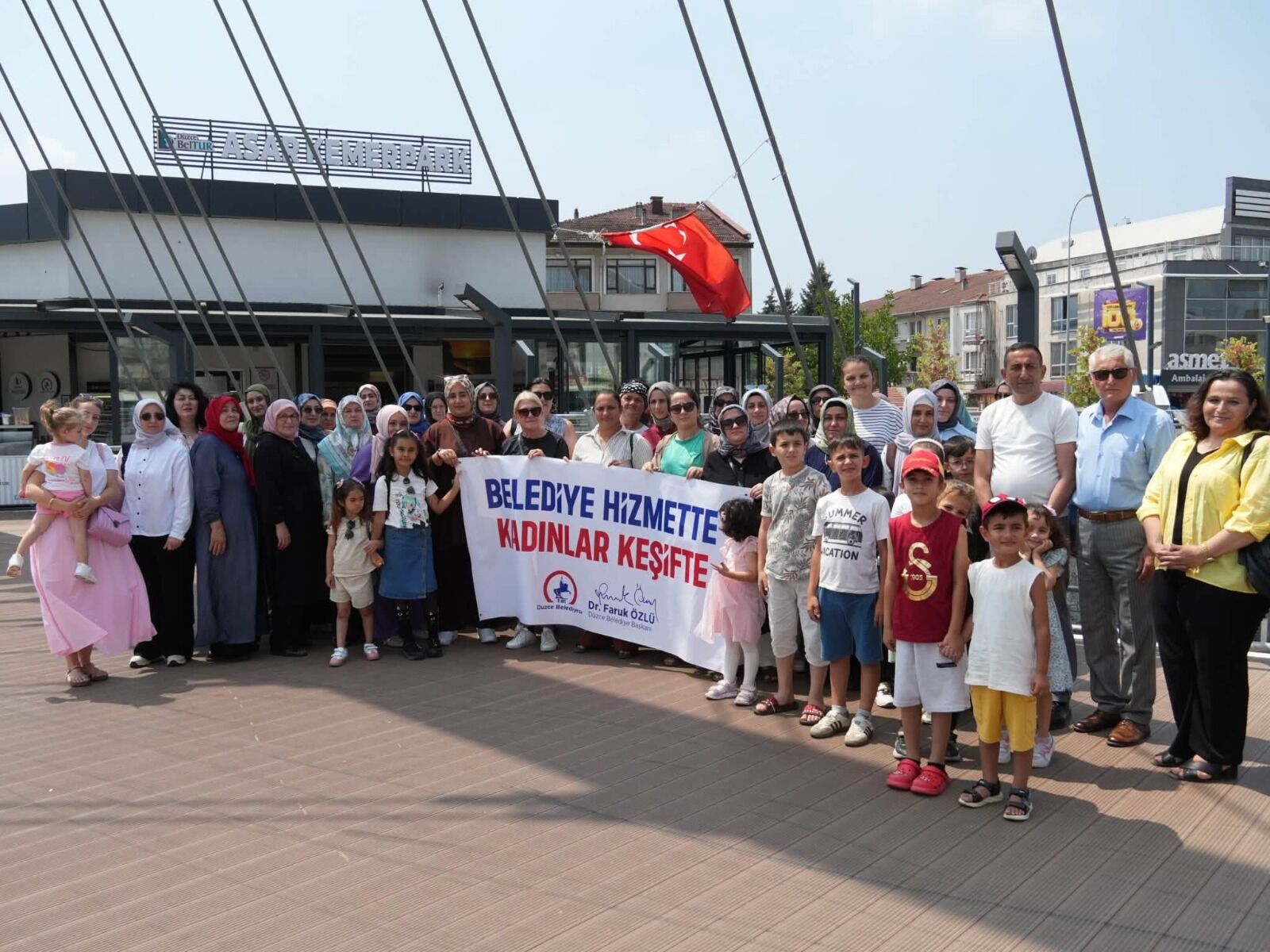 Kadinlar Gezi̇ (4)